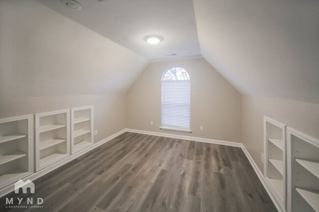 Building Photo - 1115 Warwick Pl