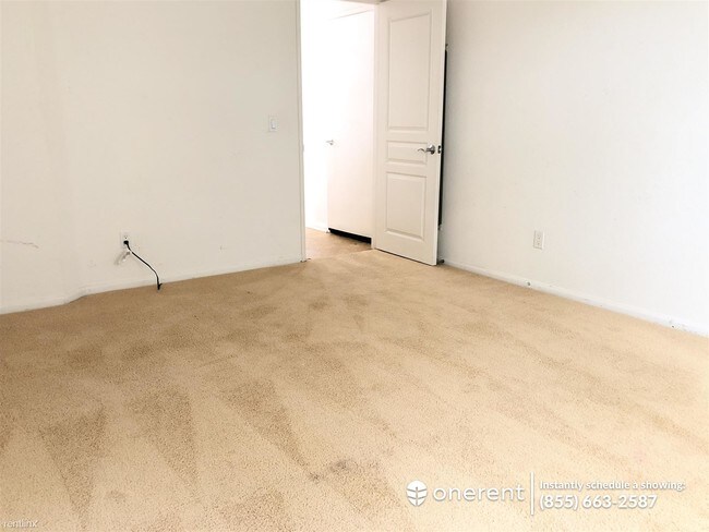 Building Photo - 14662 Via Fiesta