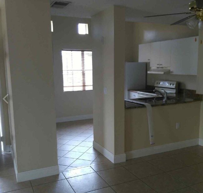Foto del edificio - 3419 Winkler Ave