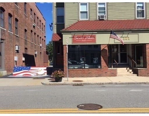 Foto del edificio - 121-123 N Main St