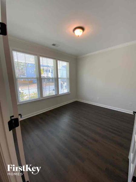 Building Photo - 1665 Emmets Rd