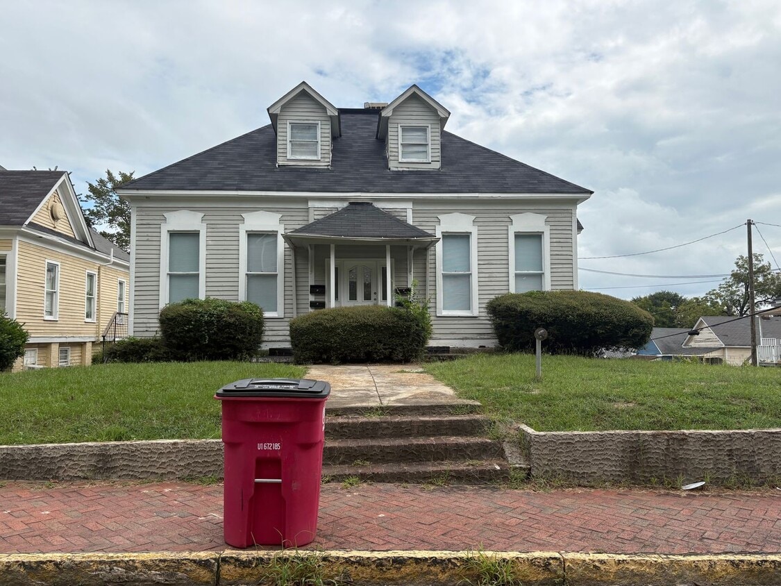 Primary Photo - 1055 Walnut St