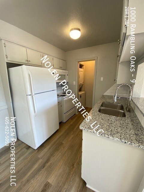 Foto del edificio - 1000 Rambling Oaks Dr