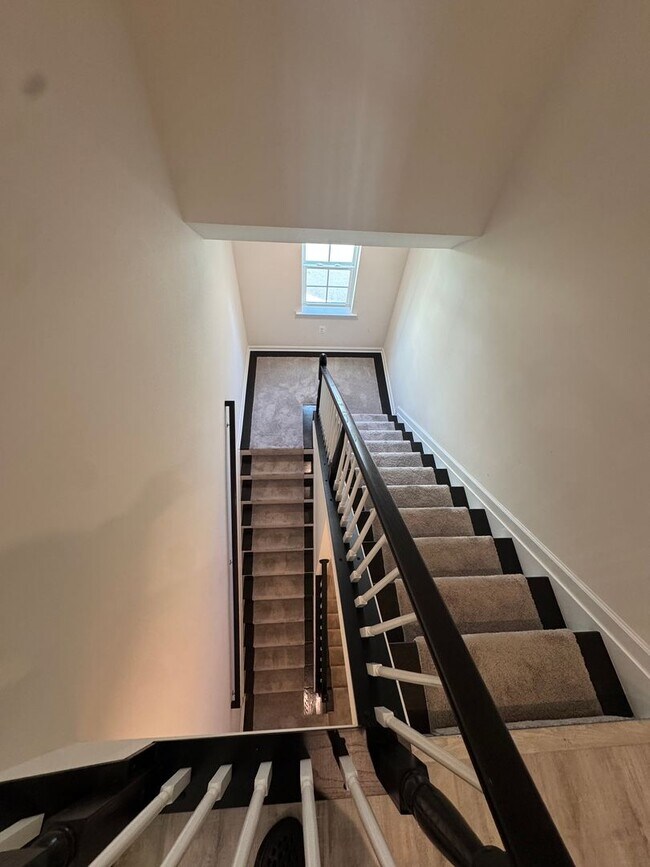 Foto del edificio - Spacious, Modern Condo in Owings Mills — M...