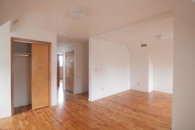 Building Photo - 507 Pitt St