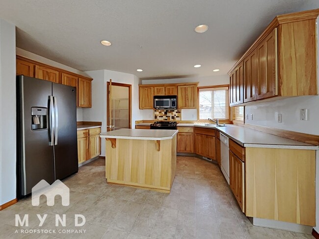 Building Photo - 16303 NE 43rd Way