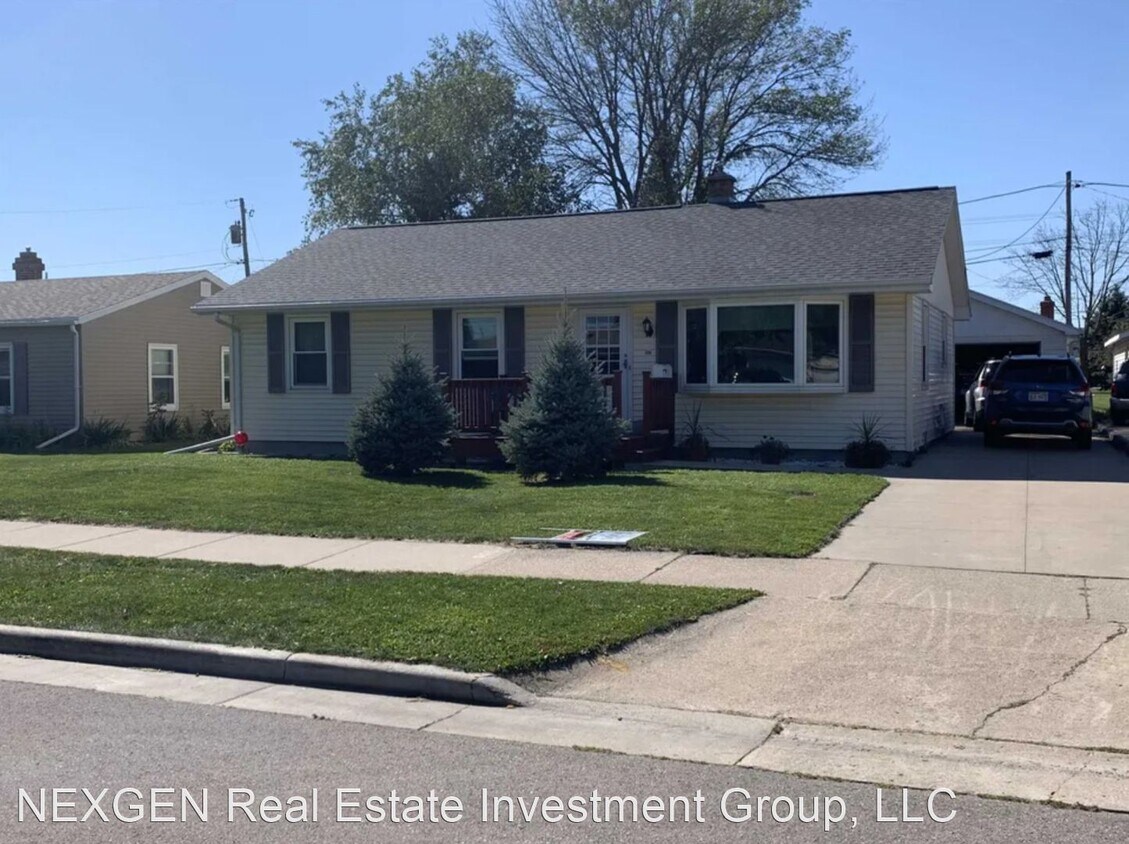 125 Andrew Ave, Neenah, WI 54956 House Rental in Neenah, WI