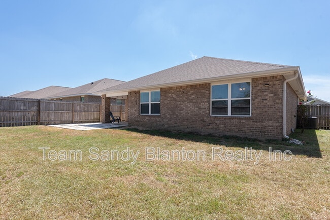 Foto del edificio - 7486 Oak Lake Blvd