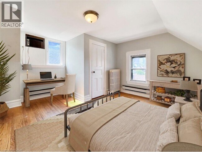 Building Photo - 112 West Avenue N