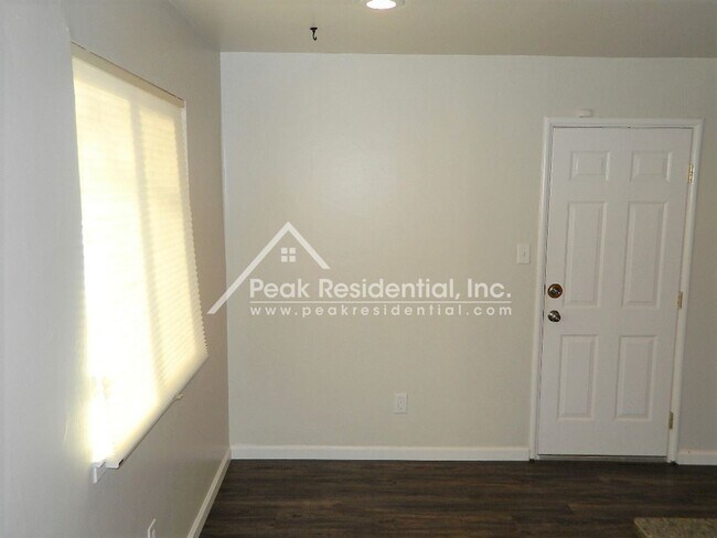 Building Photo - 3 br, 1.5 bath House - 4817 Kitty Hawk Street