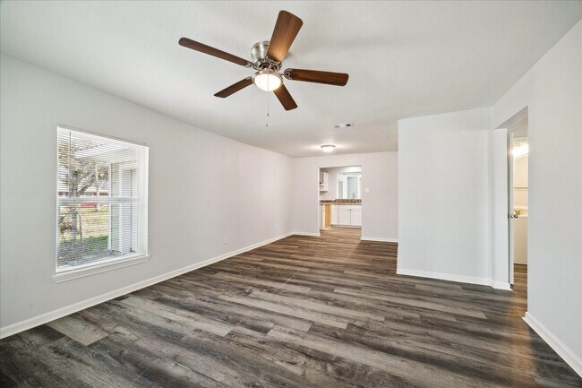 Foto del edificio - 705 Westshire Dr