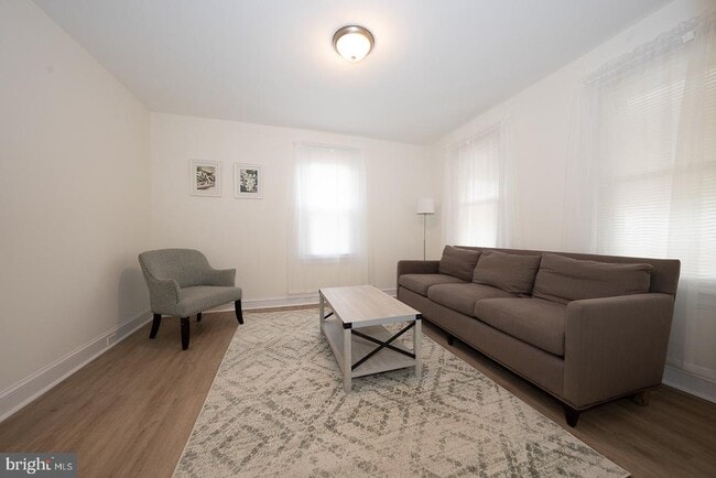 Foto del edificio - 717 Miller St