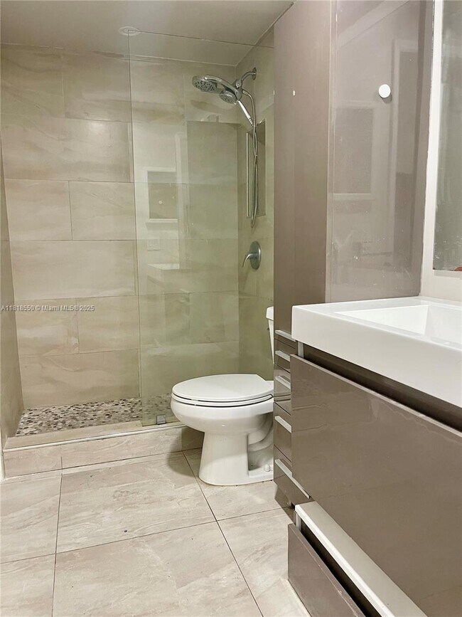 Foto del edificio - 5091 NW 7th St