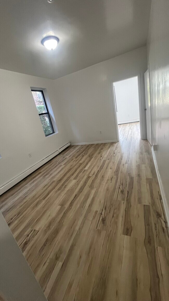 Foto del edificio - 28 Elmwood Ave