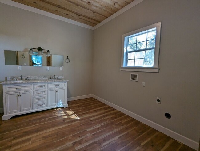 Foto del edificio - 193 S Valley Dr