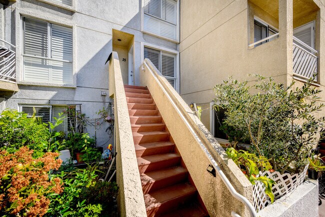 Foto del edificio - 116 W Maple St