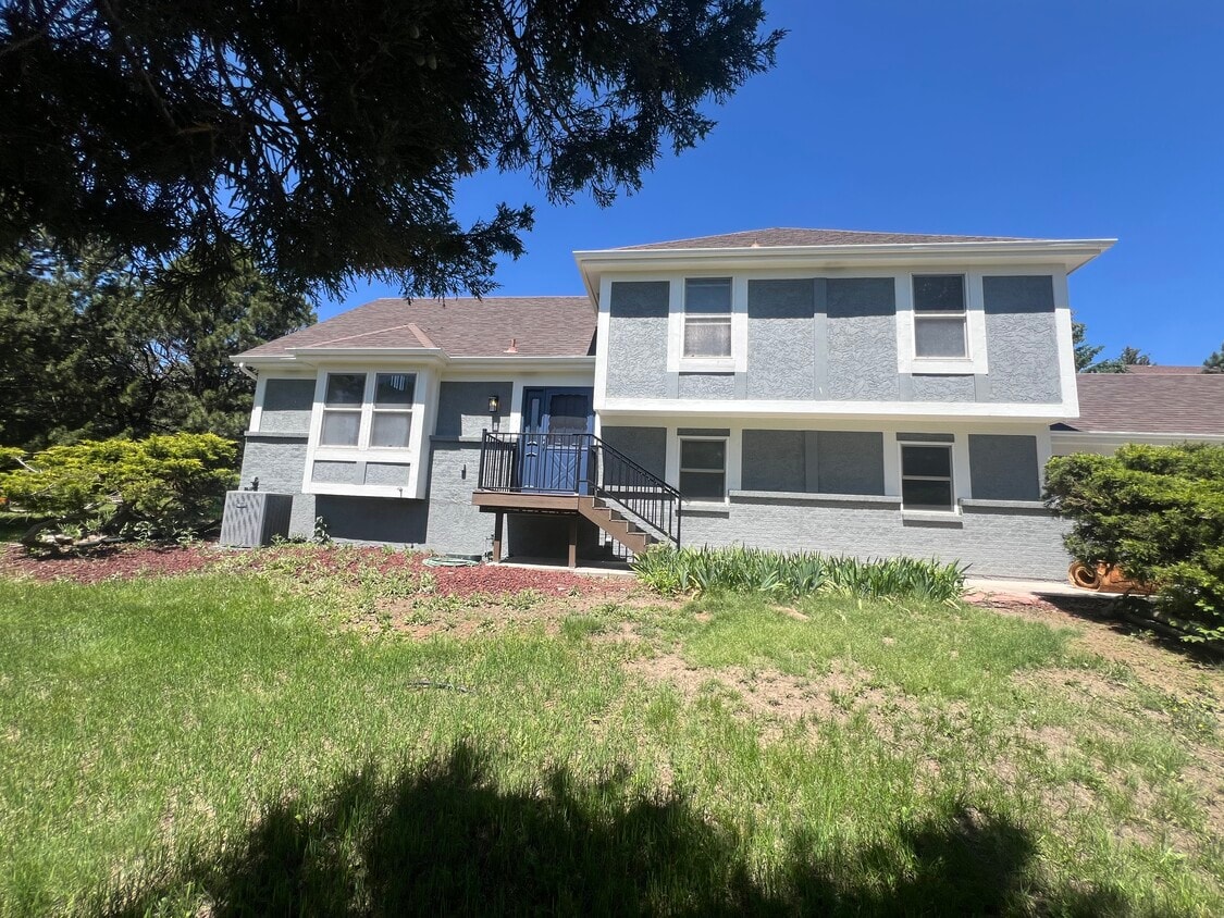 Primary Photo - 940 Grey Eagle Cir N