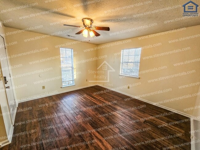 Building Photo - 140 Bybee Woods Dr