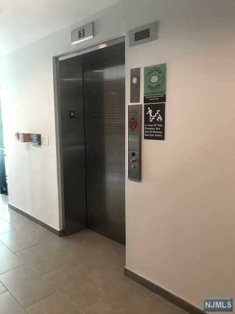 Foto del edificio - 3011 Edwin Ave