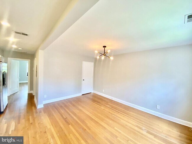 Foto del edificio - 2331 40th St NW