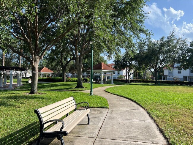 Foto del edificio - 2056 Alta Meadows Ln