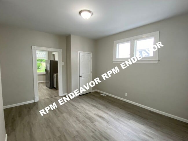 Building Photo - 3Bed/1Bath Single Family Home !! In Lemay!!!