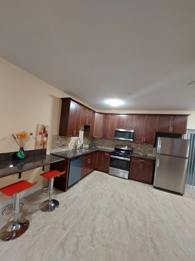 Foto del edificio - 709 Vale View Dr