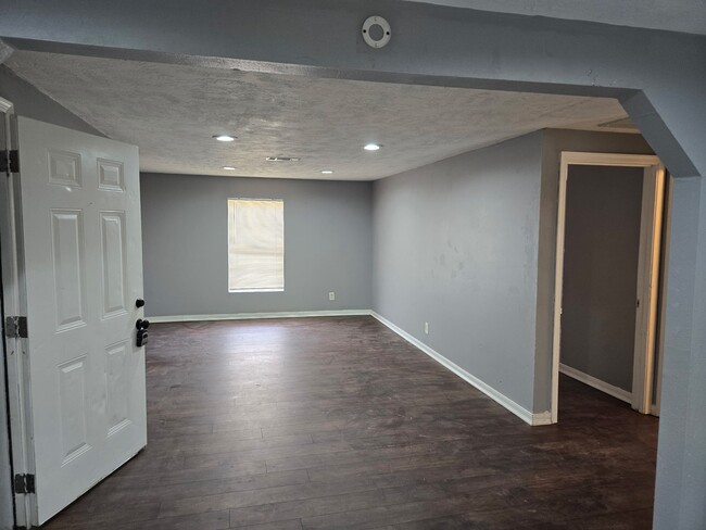 Building Photo - 2727 Ave G