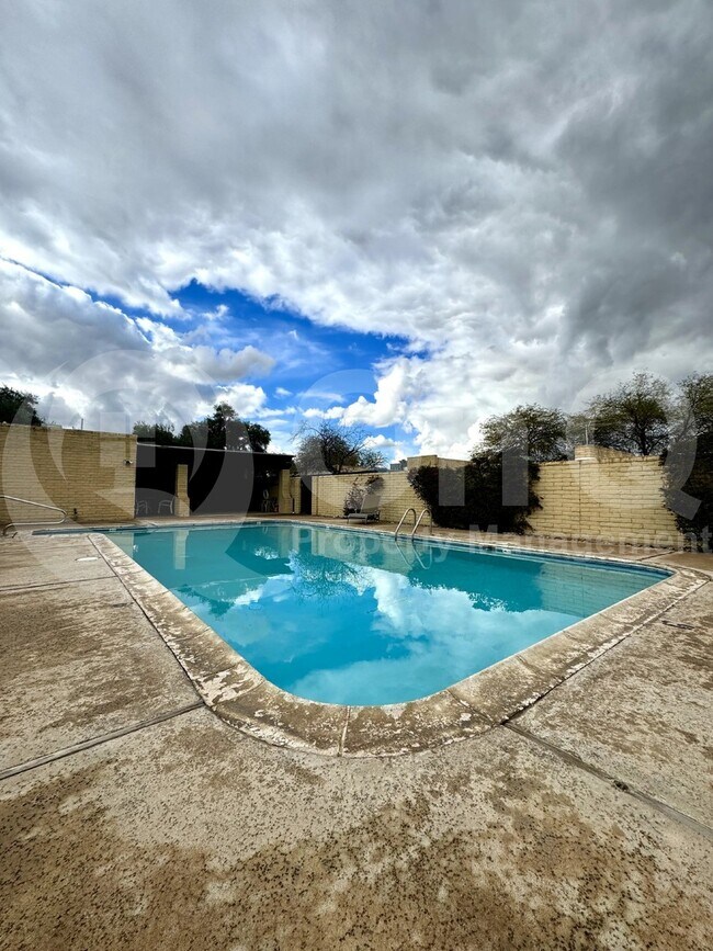Foto del edificio - 2865 N Fontana Ave