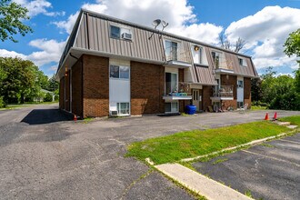 Building Photo - 2444 Cléroux Crescent