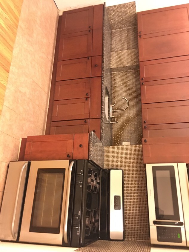 Foto principal - 1141 E 35th St