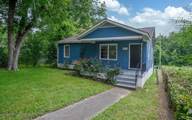 Foto del edificio - 2033 E Lake Blvd