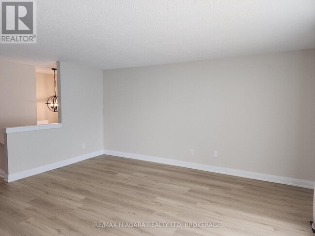 Photo du bâtiment - 6781 Dawson St