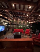 Building Photo - 1008 Lambeth Dr