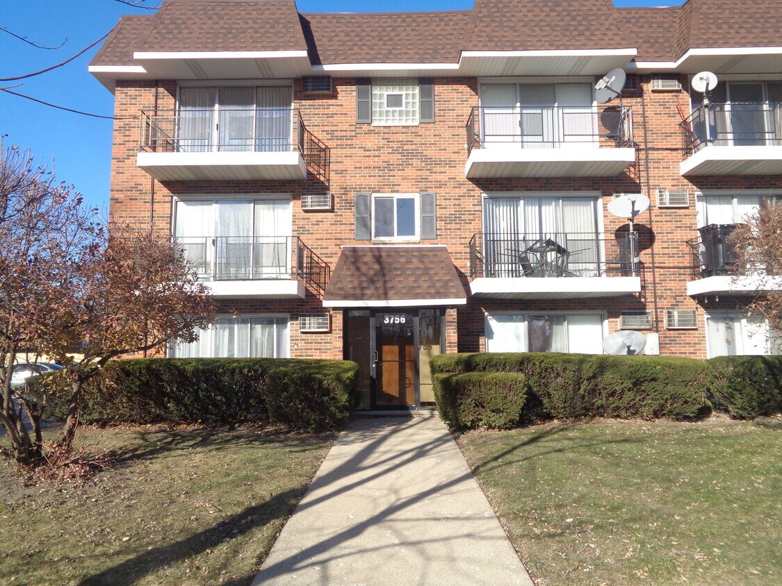 Primary Photo - 3756 W 120th St