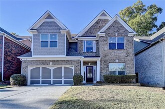 Building Photo - 522 Suwanee Oaks Dr NE