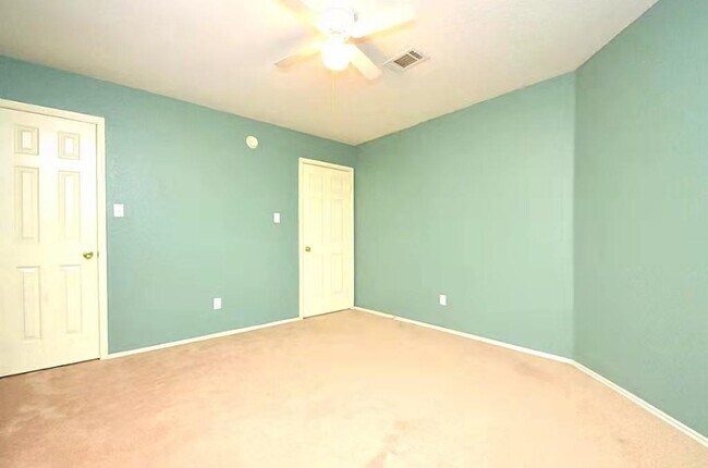 Foto del edificio - 22527 Birch Point Dr