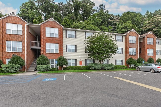 Welcome to Riverwood Park Apartments, where modern comfort meets convenience in a serene setting. Enjoy spacious living, lush landscaping, and easy access to local amenities. Take the next step and schedule your tour today! - Riverwood Park Apartments