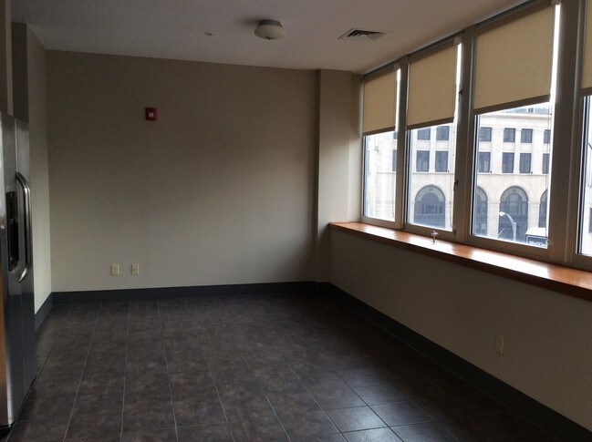 Building Photo - 44 Exchange Blvd. Downtown Apartments