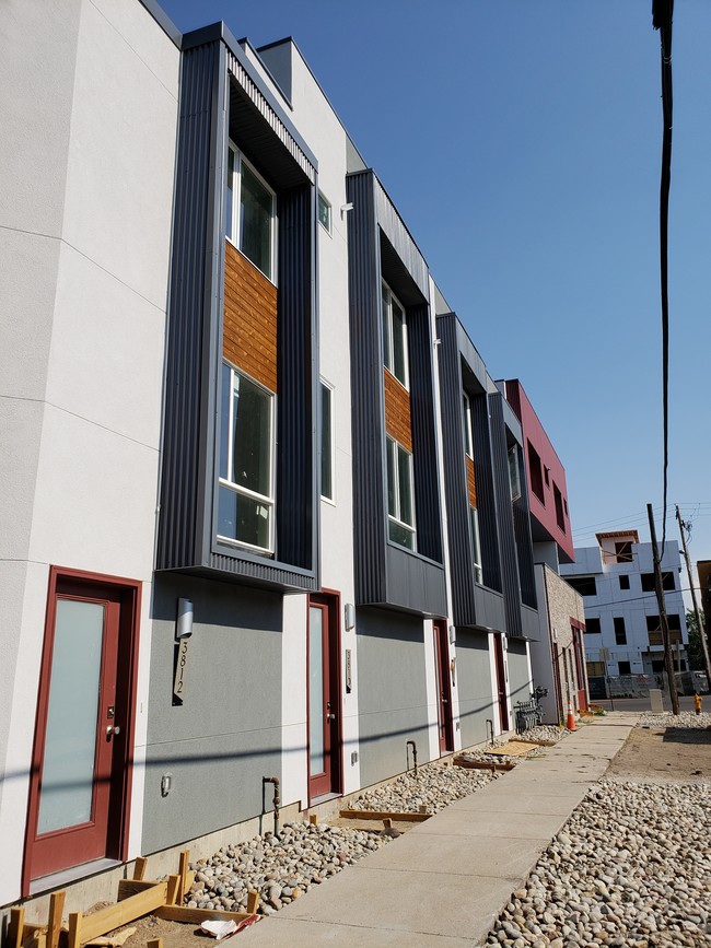 Building Photo - Berkeley Townhomes & Retail