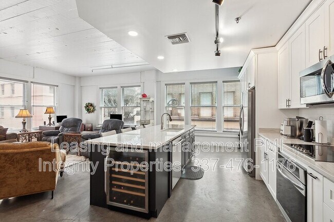 Foto del edificio - 909 Lafayette St