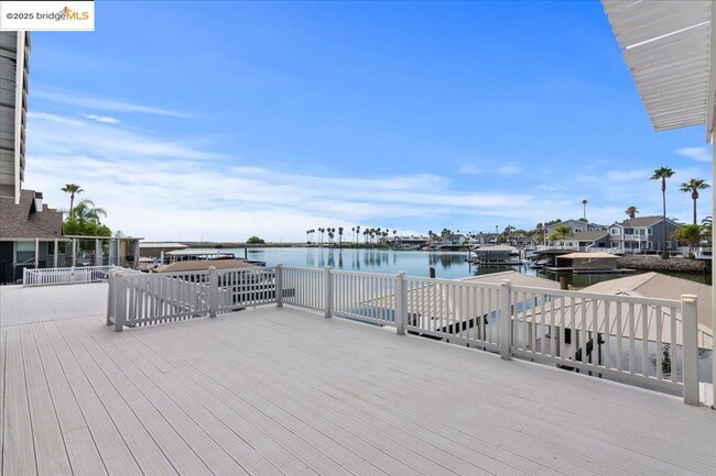 Building Photo - 5752 Drakes Dr
