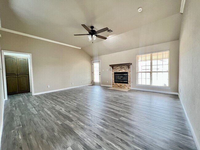 Foto del edificio - 624 Vickery Ave