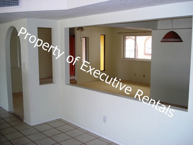 Foto del edificio - 1669 Regal Ridge St