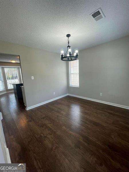 Foto del edificio - 2200 Burdett Ridge Dr
