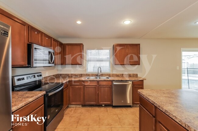 Building Photo - 3810 Treadway Dr