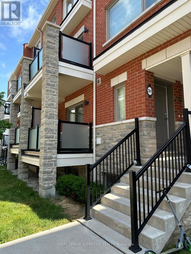 Primary Photo - 230-230 Lagerfeld Dr