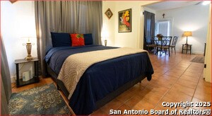 Foto del edificio - 1403 W Mistletoe Ave
