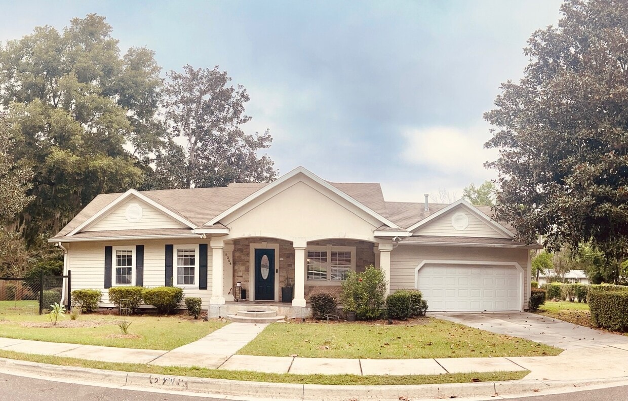 Foto principal - 2204 NW 29th Ave