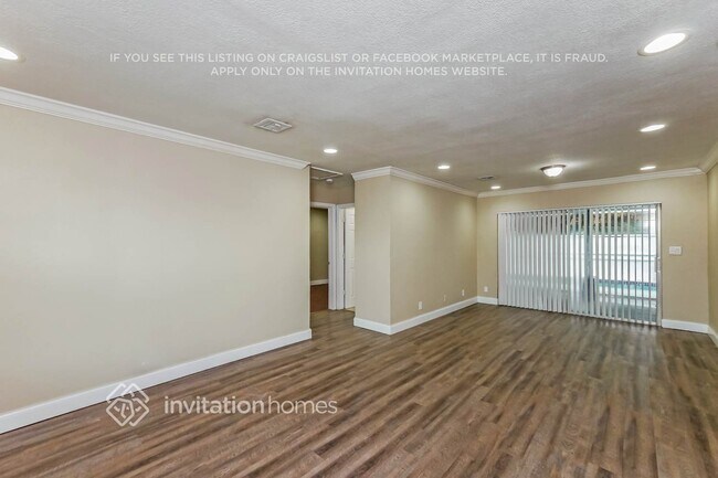 Foto del edificio - 6460 Grant Ct
